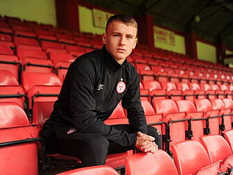 Shelbourne sign teenage midfie...